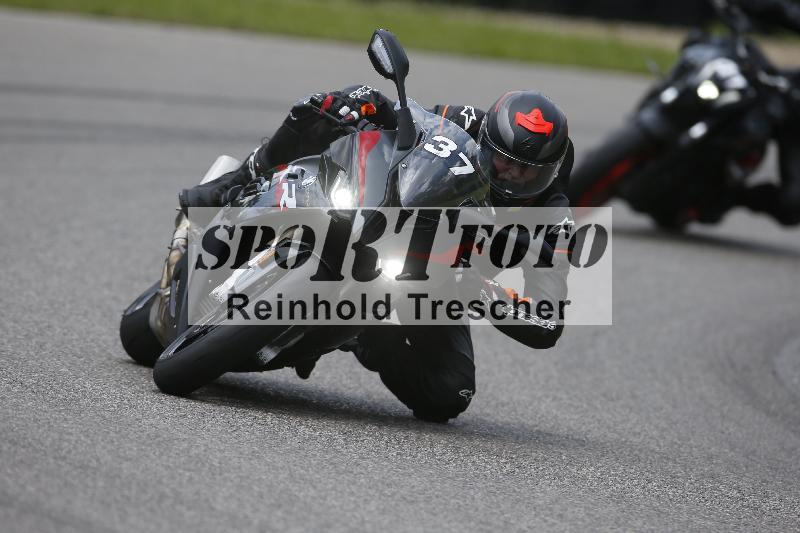 /Archiv-2024/29 12.06.2024 MOTO.CH Track Day ADR/Gruppe gelb/37